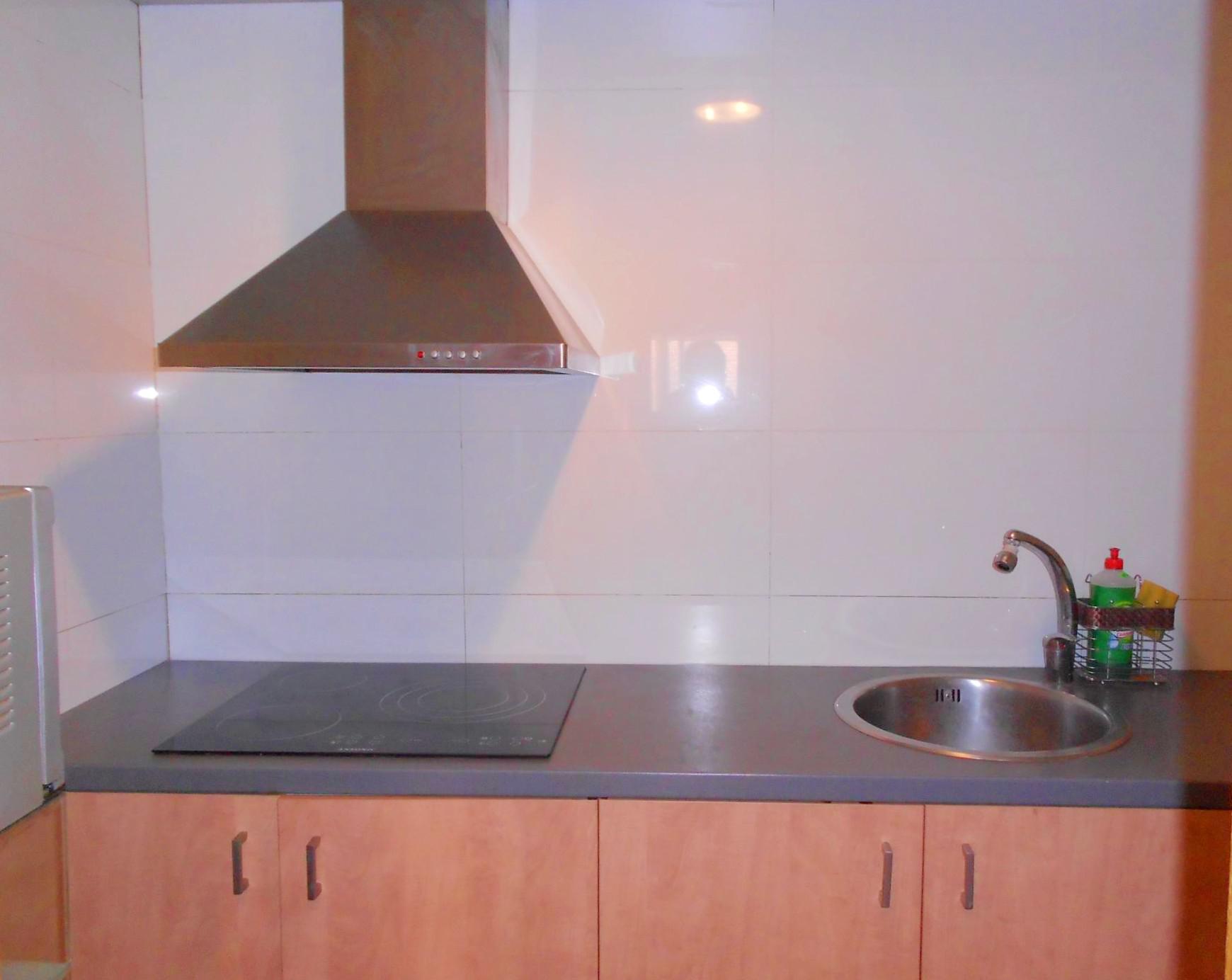 Imagen 1 Piso en venta en Hospitalet De Llobregat L´ / Junto Avda. torrente Gornal