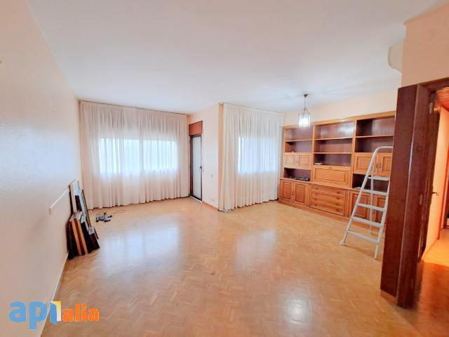 Imagen 1 Inmueble 296382 - Piso en venta en Esplugues De Llobregat / Junto La Mallola