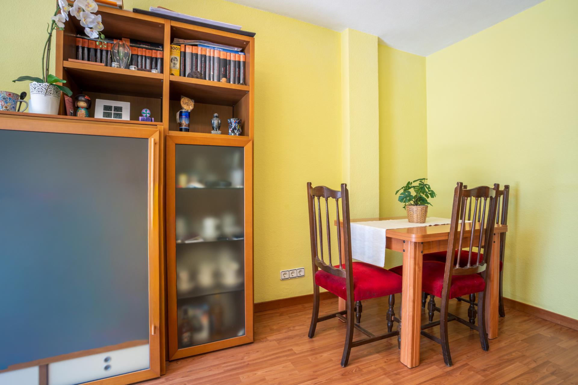 Imagen 7 Piso en venta en Hospitalet De Llobregat L´ / Junto metro L1 Can Serra