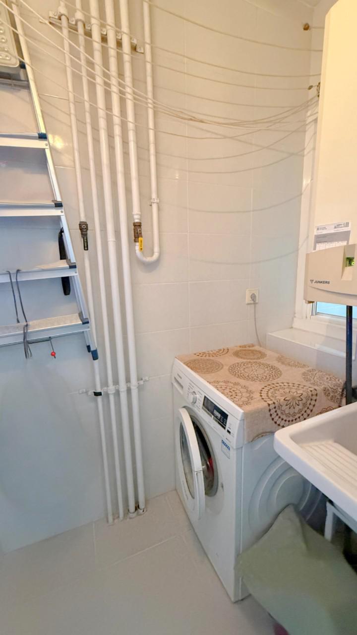 Imagen 9 Piso en venta en Cornellà De Llobregat / Junto Can Mercader