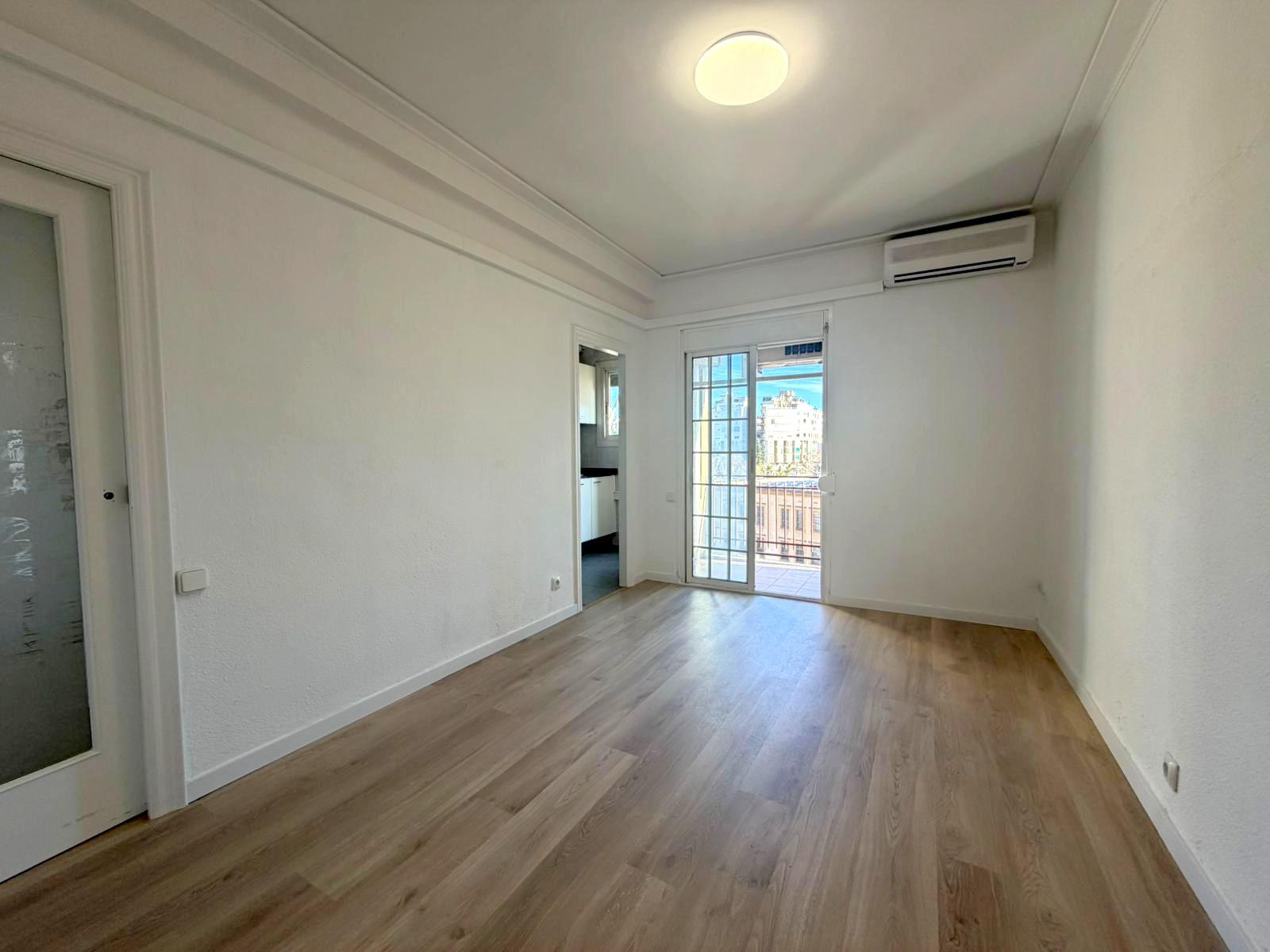 Imagen 1 Piso en venta en Hospitalet De Llobregat L´ / Junto Rambla Just Oliveras