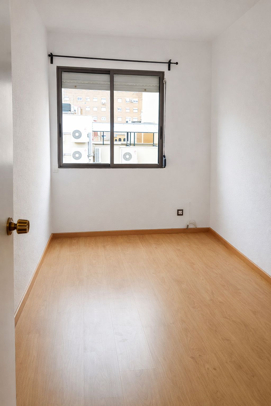 Imagen 7 Piso en venta en Hospitalet De Llobregat L´ / Junto Calle Aprestadora