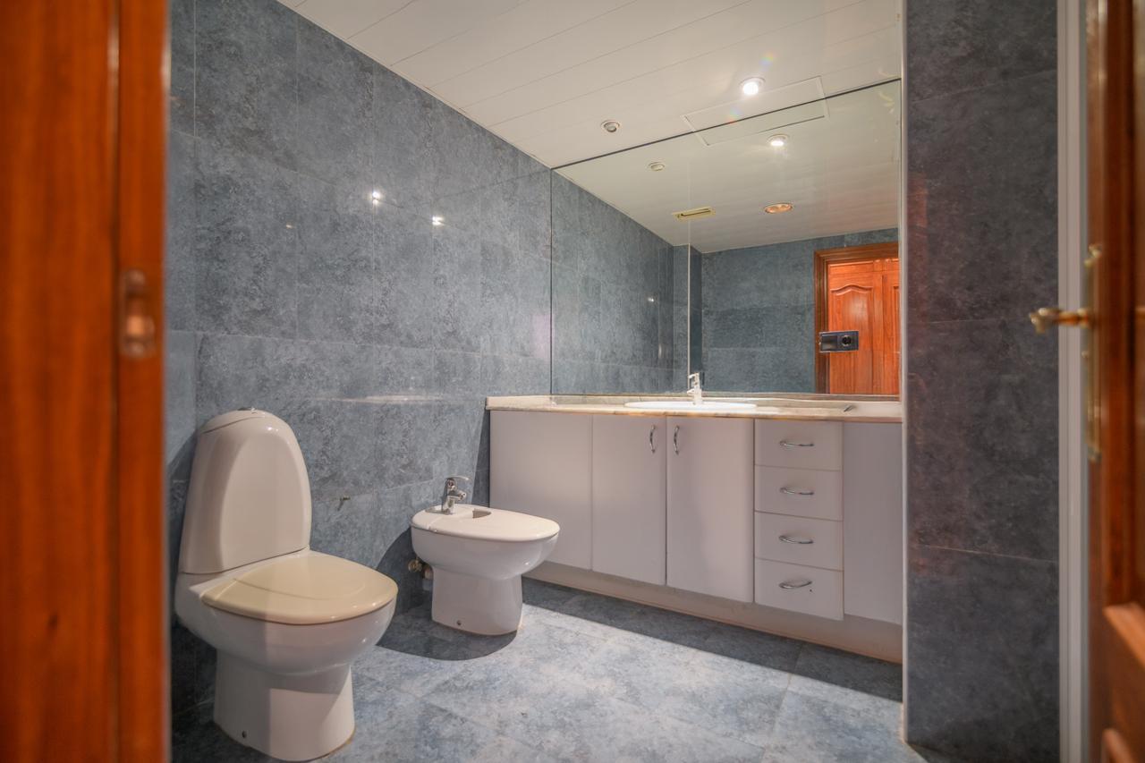 Imagen 5 Piso en venta en Hospitalet De Llobregat L´ / Junto Rambla Just Oliveras