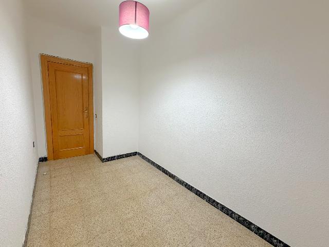 Imagen 17 Inmueble 300745 - Piso en venta en Hospitalet De Llobregat (L´) / Junto Metro L1 Santa Eulalia