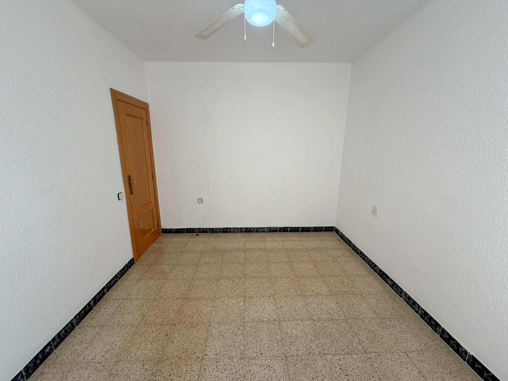 Imagen 13 Piso en venta en Hospitalet De Llobregat L´ / Junto Metro L1 Santa Eulalia