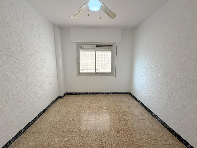Imagen 5 Inmueble 300745 - Piso en venta en Hospitalet De Llobregat (L´) / Junto Metro L1 Santa Eulalia
