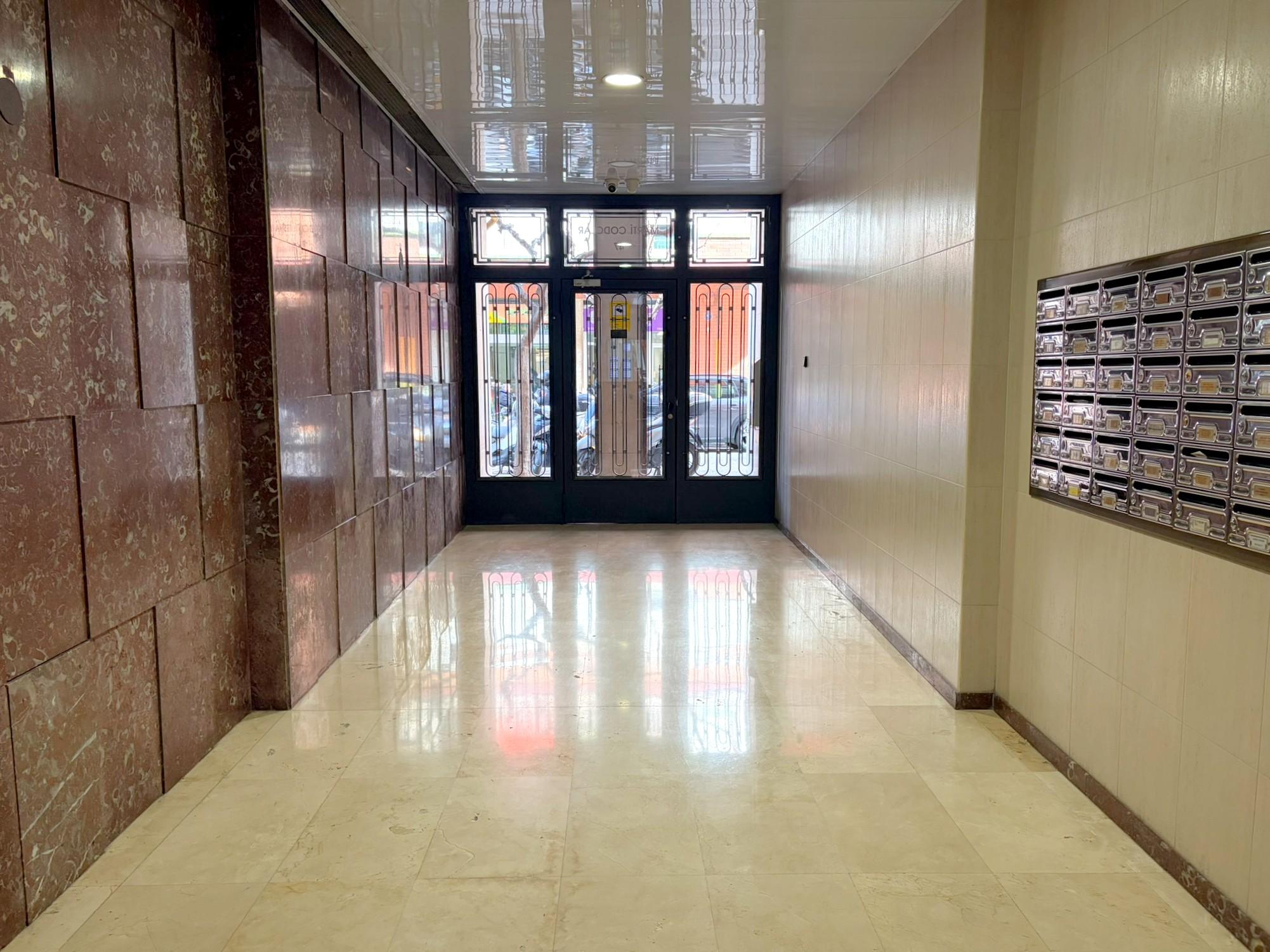 Imagen 26 Piso en venta en Hospitalet De Llobregat L´ / Junto Metro L1 Santa Eulalia