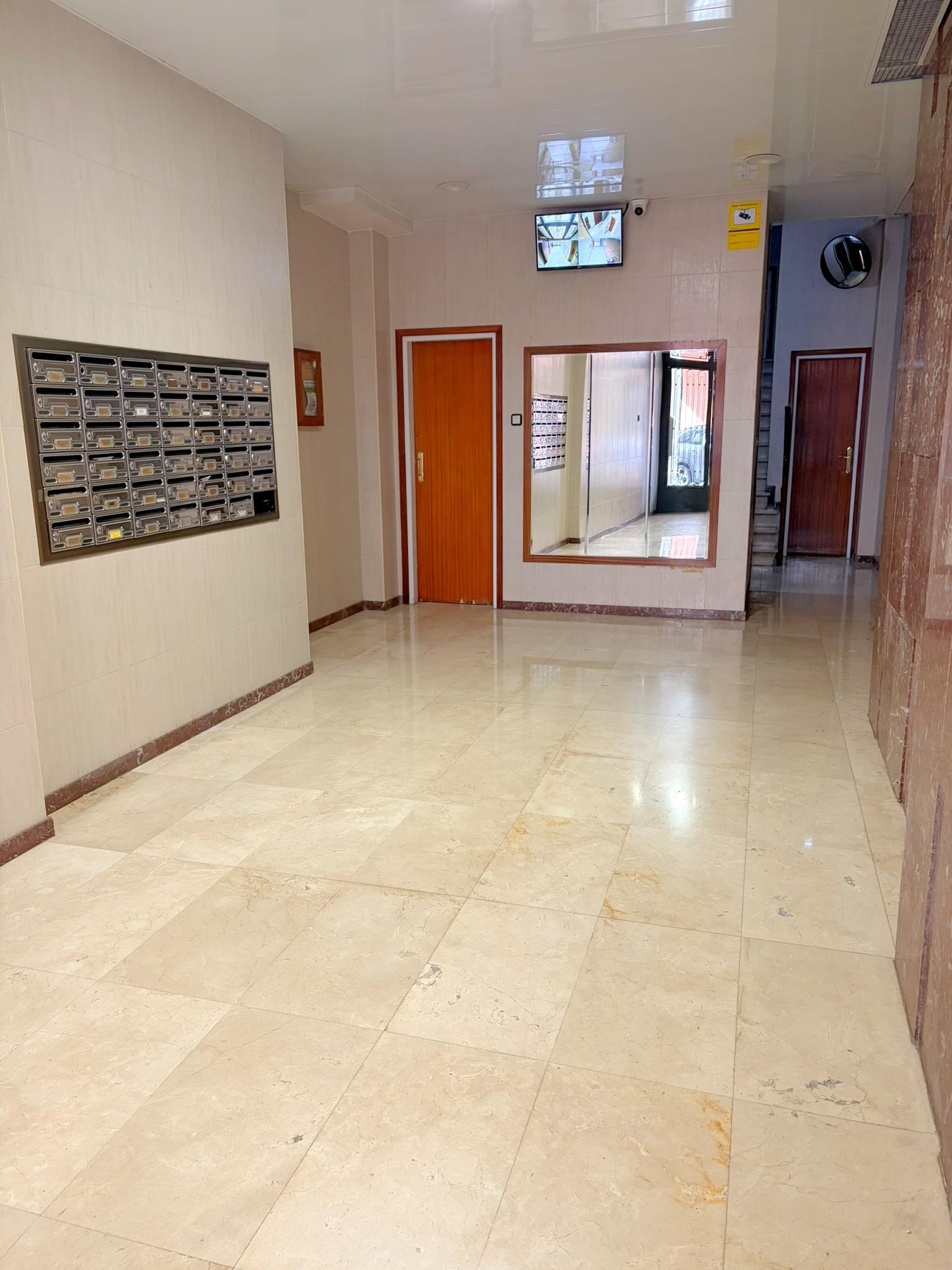 Imagen 25 Piso en venta en Hospitalet De Llobregat L´ / Junto Metro L1 Santa Eulalia