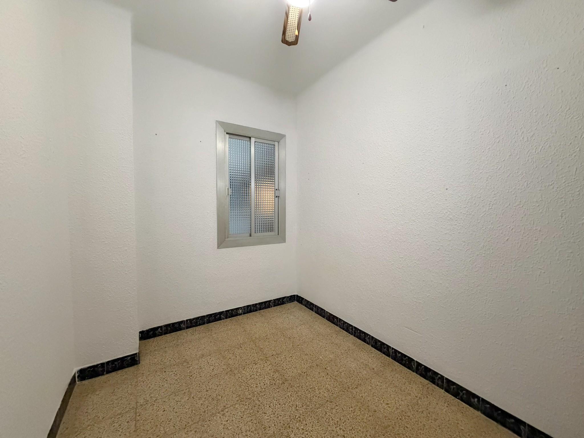 Imagen 21 Piso en venta en Hospitalet De Llobregat L´ / Junto Metro L1 Santa Eulalia
