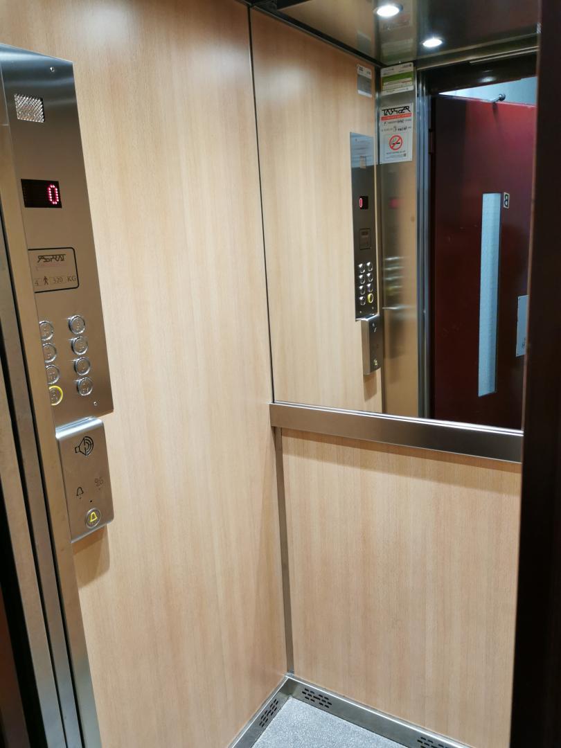 Imagen 6 Piso en venta en Cornellà De Llobregat / Rambla Anselm Clavé