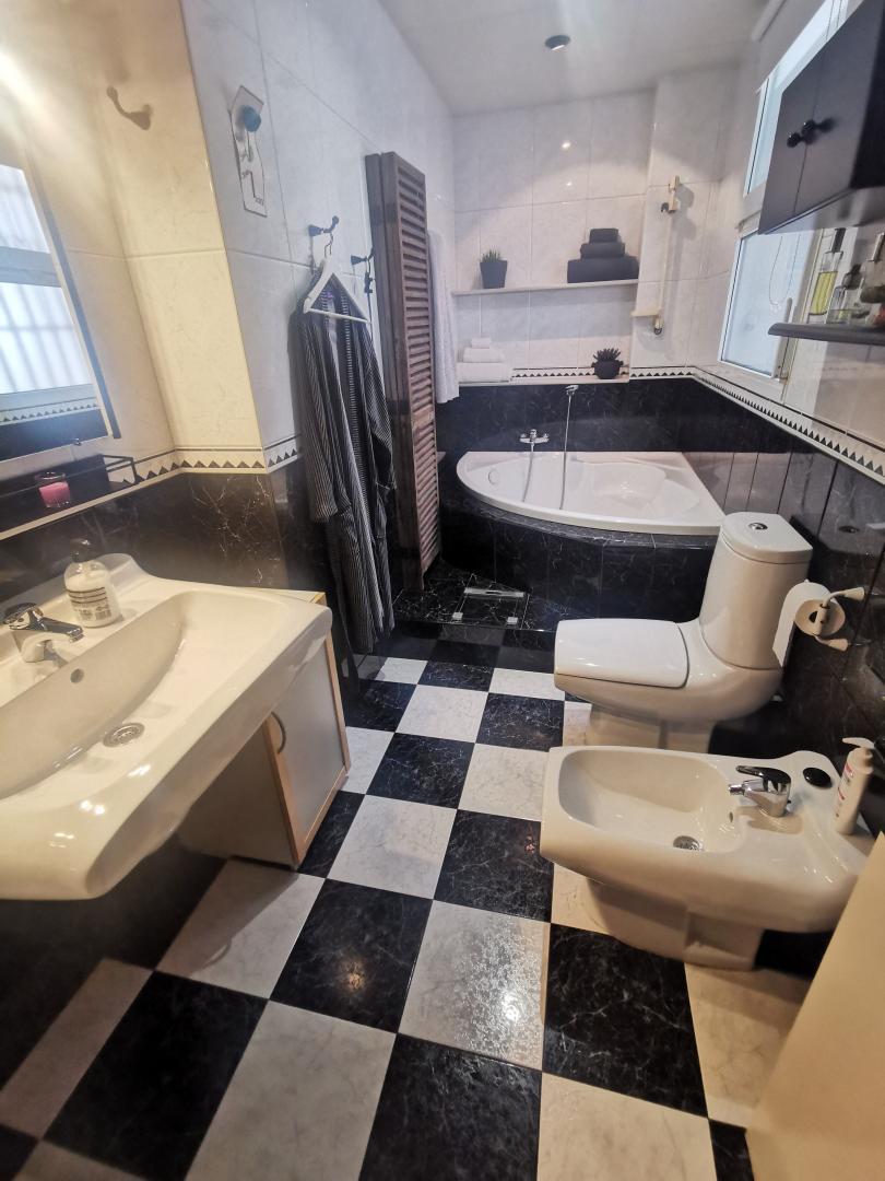 Imagen 14 Piso en venta en Cornellà De Llobregat / Rambla Anselm Clavé