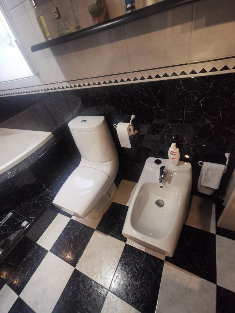 Imagen 17 Piso en venta en Cornellà De Llobregat / Rambla Anselm Clavé