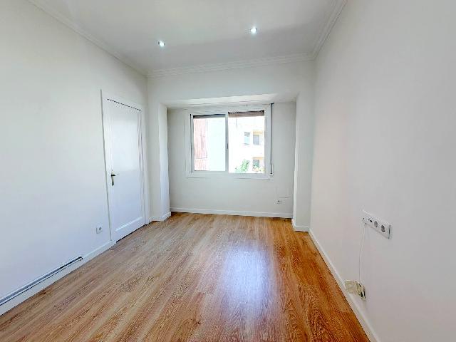 Imagen 1 Inmueble 302358 - Piso en venta en Hospitalet De Llobregat (L´) / Junto Mercado Santa Eulalia