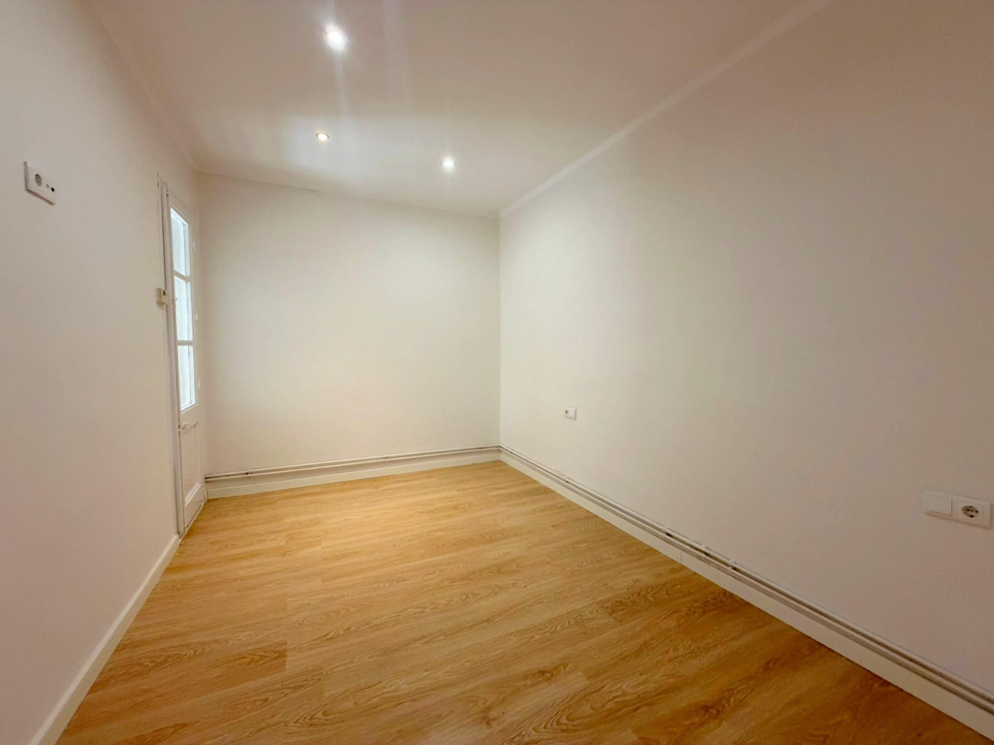 Imagen 25 Piso en venta en Hospitalet De Llobregat L´ / Junto Mercado Santa Eulalia