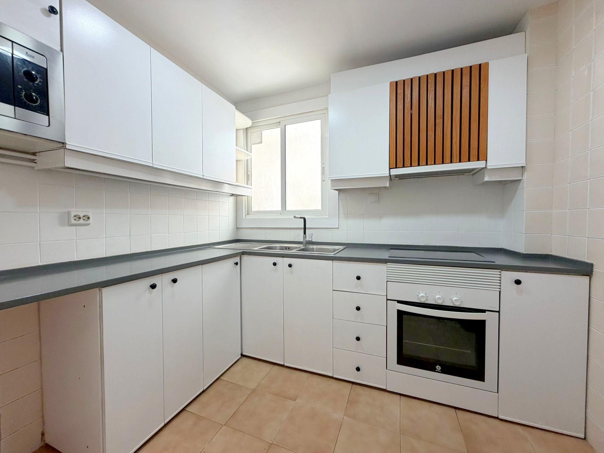 Imagen 2 Piso en venta en Hospitalet De Llobregat L´ / Junto Mercado Santa Eulalia