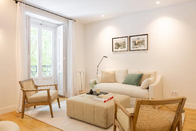 Imagen 2 Inmueble 291625 - Piso en venta en Madrid / A pocos minutos del Parque del Retiro.