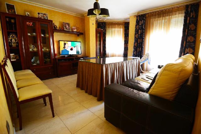 Imagen 9 Inmueble 287025 - Piso en venta en Torredonjimeno / Avenida de andalucia 