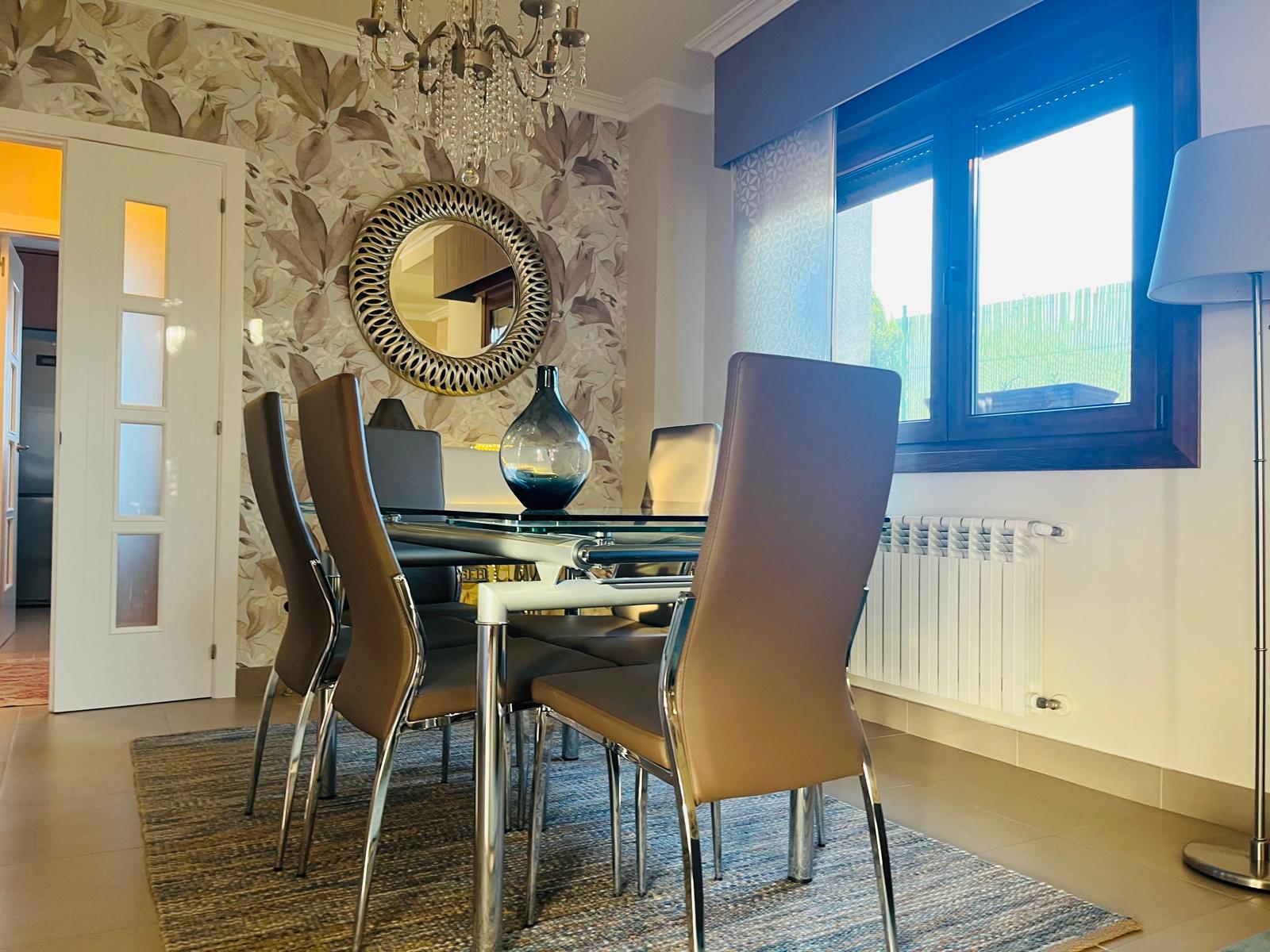 Imagen 2 Casa Adosada en venta en Sanxenxo / A 900 metros de la playa, el paseo  de Silgar