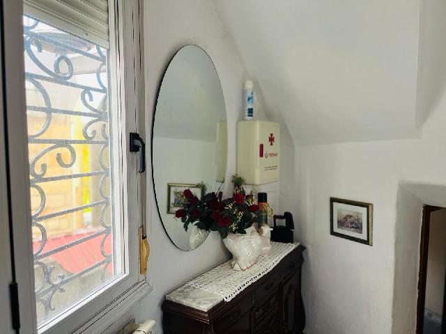 Imagen 6 Inmueble 298030 - Casa Aislada en venta en Pontevedra / Próximo a la Plaza Estribela y todos los servicios.