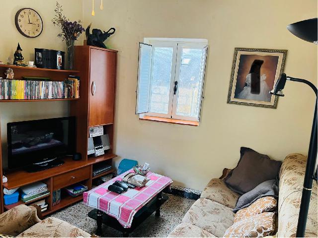 Imagen 7 Inmueble 298030 - Casa Aislada en venta en Pontevedra / Próximo a la Plaza Estribela y todos los servicios.