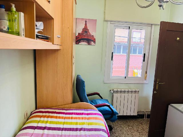 Imagen 11 Inmueble 298030 - Casa Aislada en venta en Pontevedra / Próximo a la Plaza Estribela y todos los servicios.