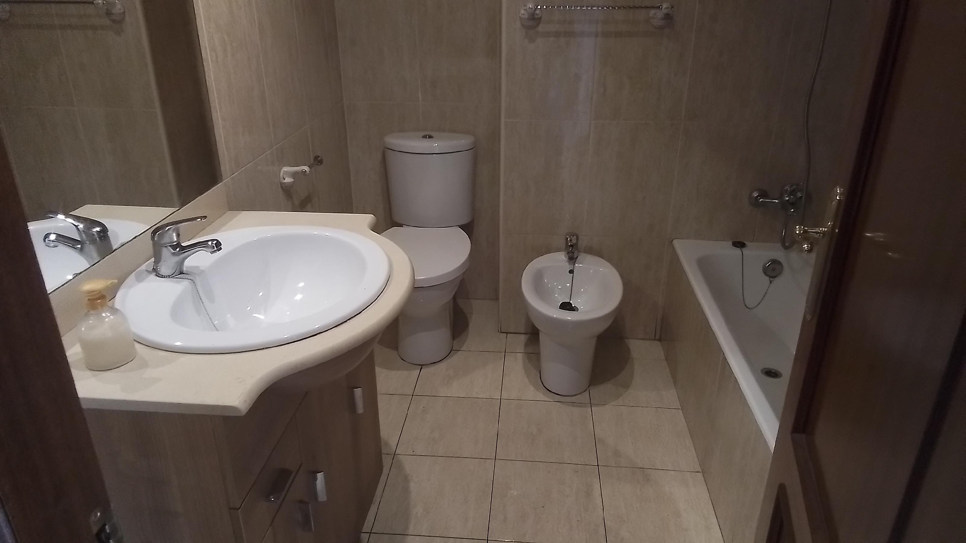 Imagen 15 Casa Adosada en venta en Vitoria-gasteiz / Amplia vivienda adosada en zona protegida 