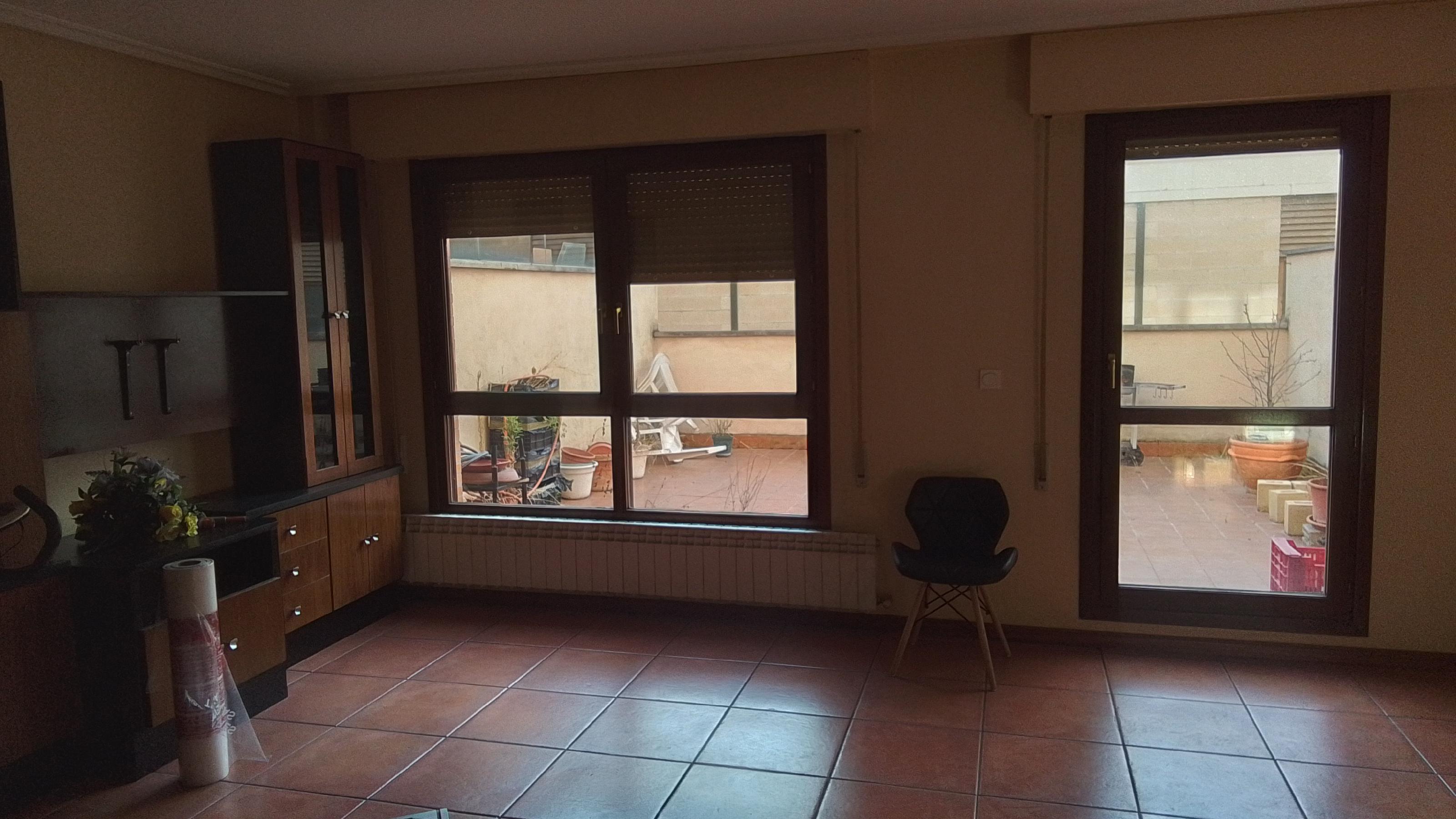 Imagen 4 Casa Adosada en venta en Vitoria-gasteiz / Amplia vivienda adosada en zona protegida 