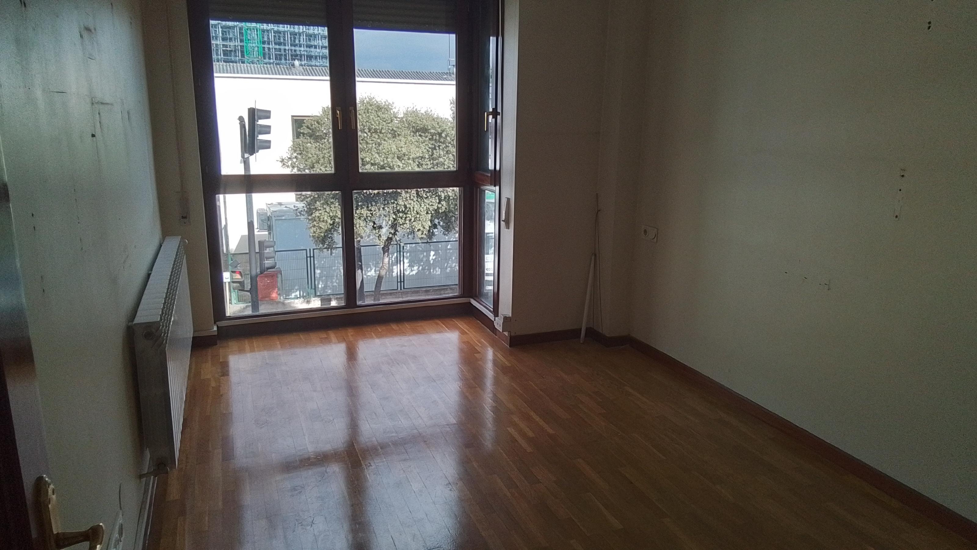 Imagen 17 Casa Adosada en venta en Vitoria-gasteiz / Amplia vivienda adosada en zona protegida 