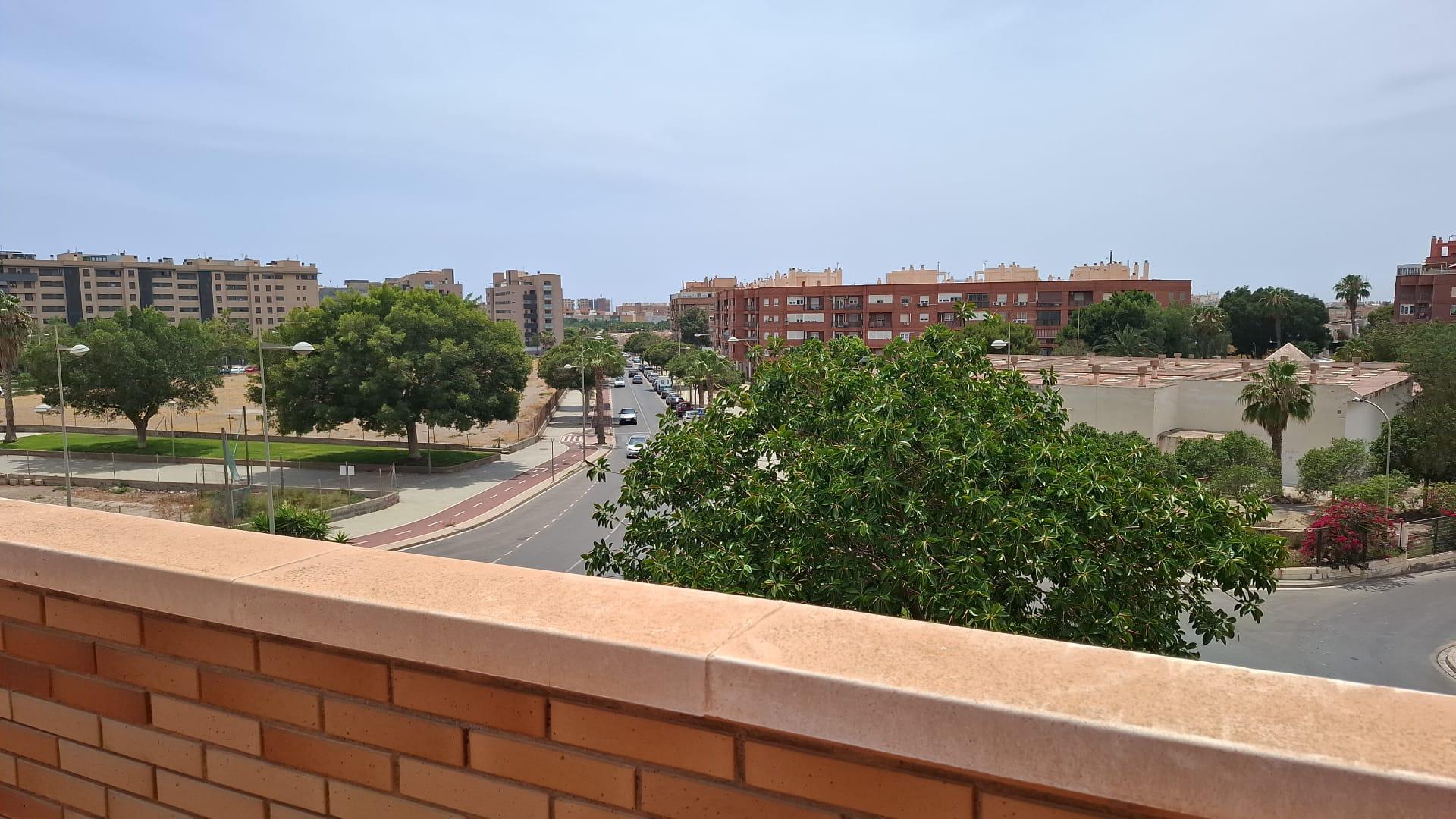 Imagen 12 Dúplex en venta en Almería /  Vega de Aca,todos los servicios cerca.A mts.del estadio