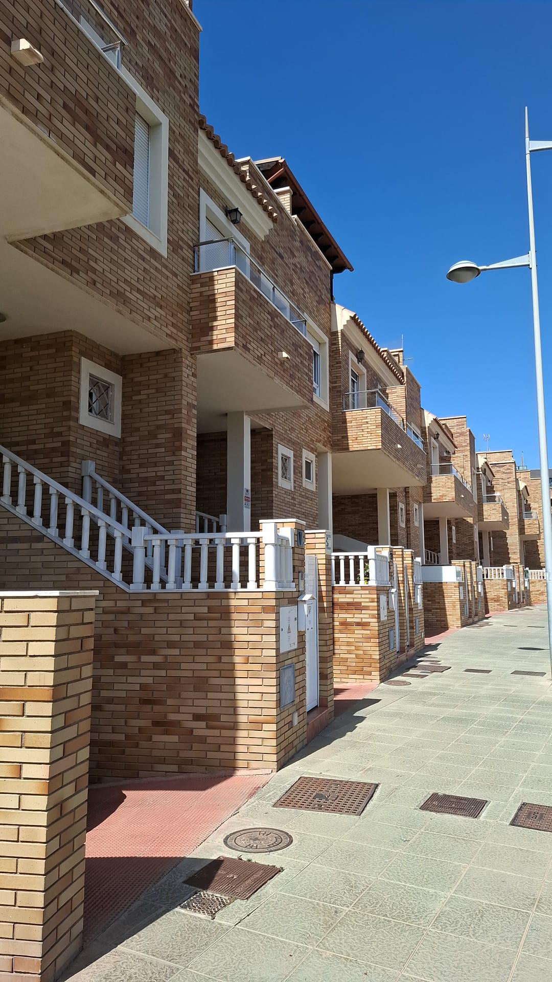 Imagen 22 Dúplex en venta en Almería /  Vega de Aca,todos los servicios cerca.A mts.del estadio