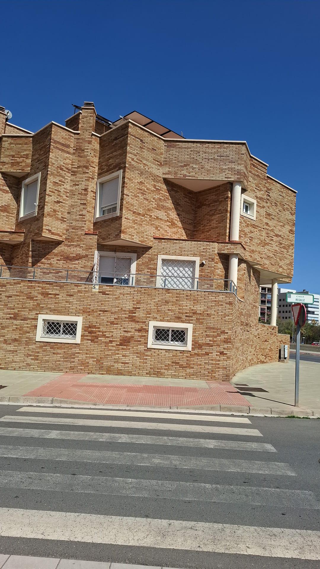 Imagen 23 Dúplex en venta en Almería /  Vega de Aca,todos los servicios cerca.A mts.del estadio