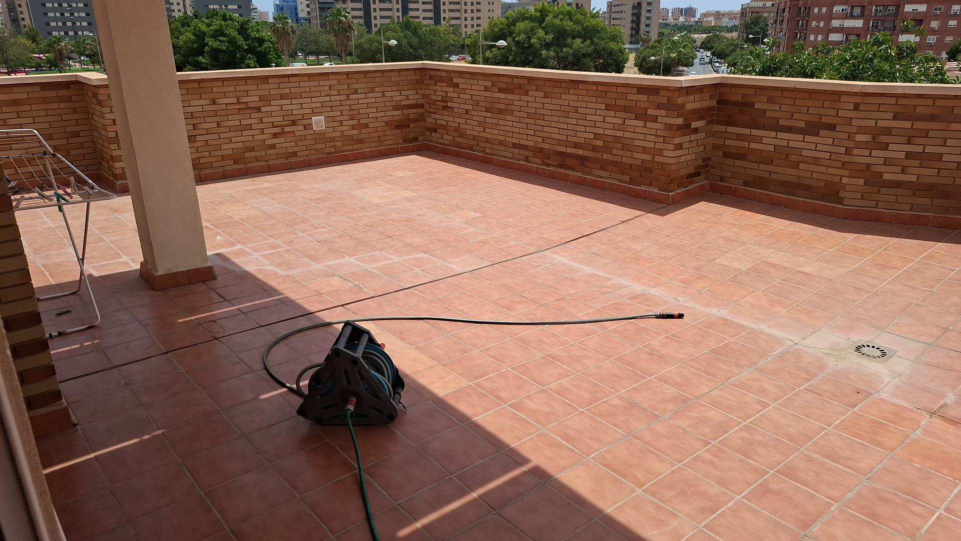 Imagen 17 Dúplex en venta en Almería /  Vega de Aca,todos los servicios cerca.A mts.del estadio