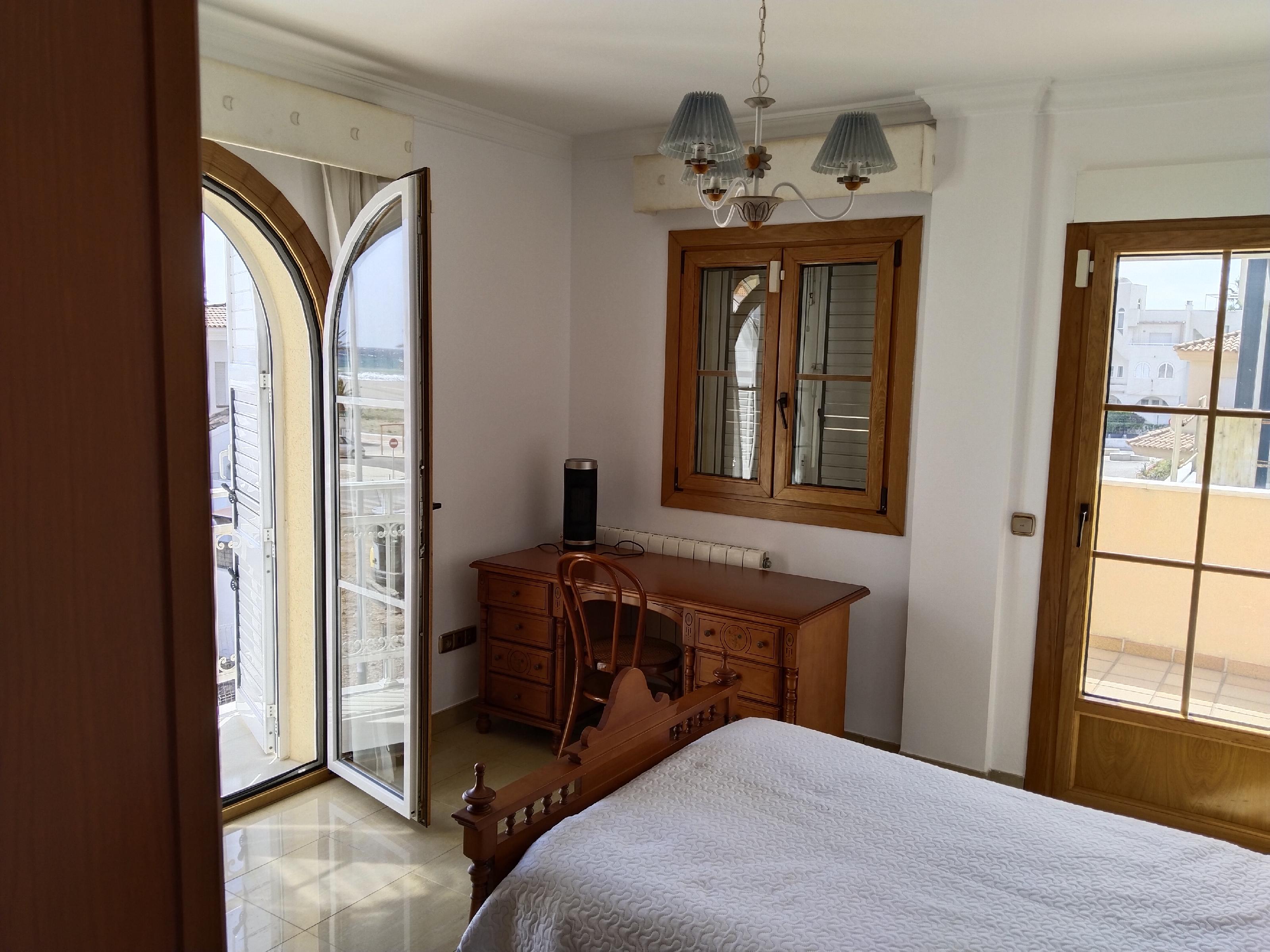 Imagen 28 Casa Adosada en venta en Garrucha / En frente de la playa, cerca de todos los servicios.