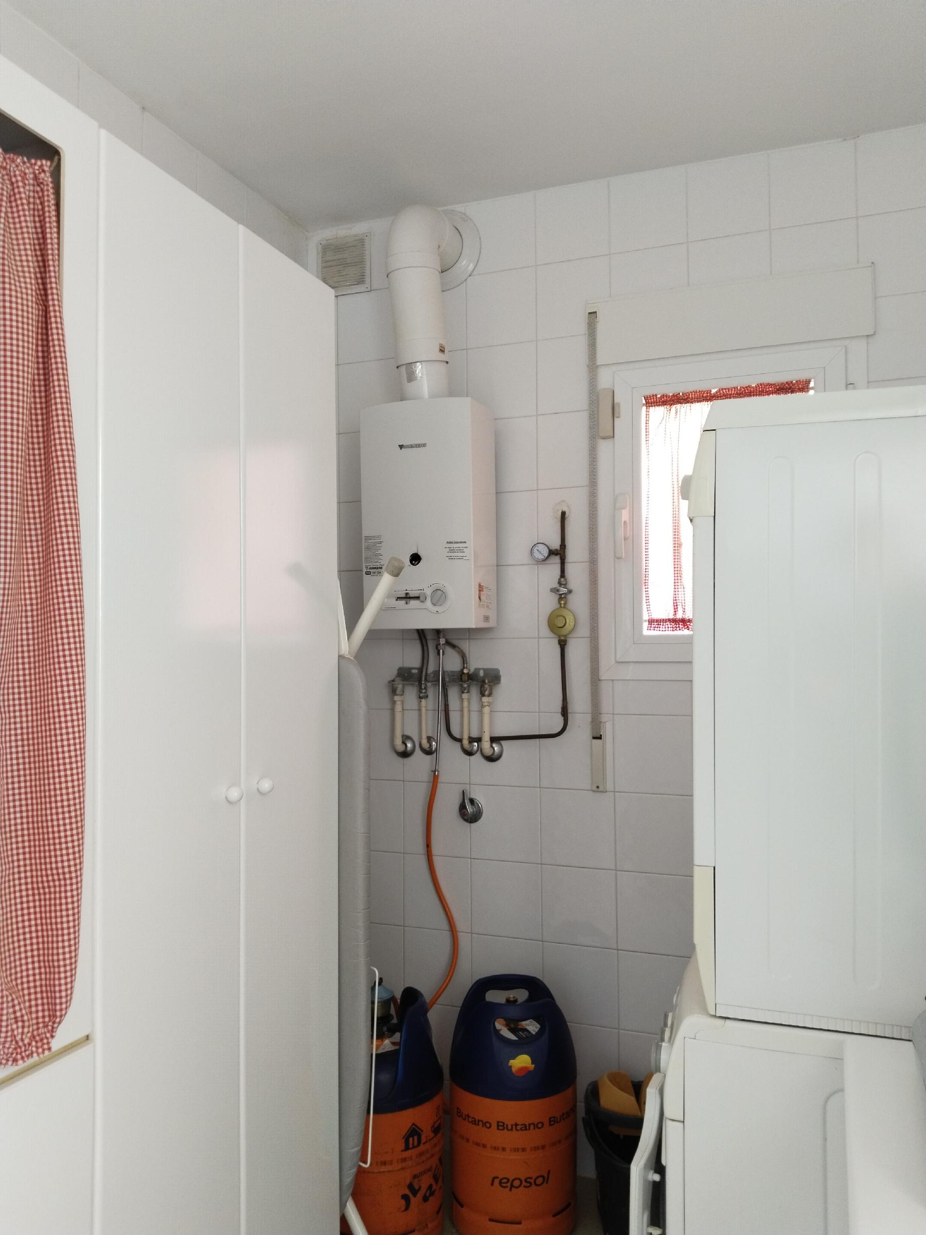 Imagen 13 Casa Adosada en venta en Garrucha / En frente de la playa, cerca de todos los servicios.