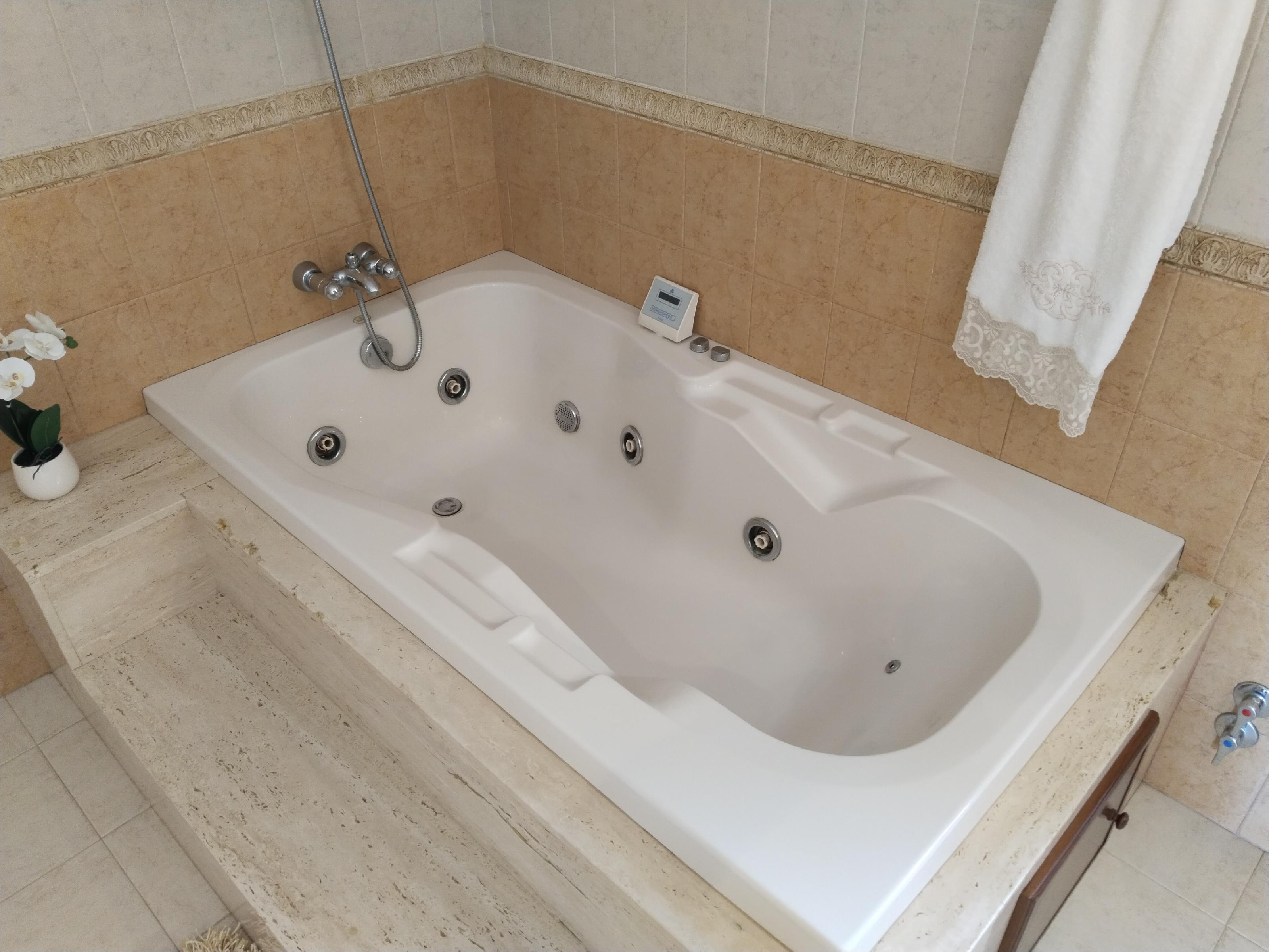 Imagen 23 Casa Adosada en venta en Garrucha / En frente de la playa, cerca de todos los servicios.