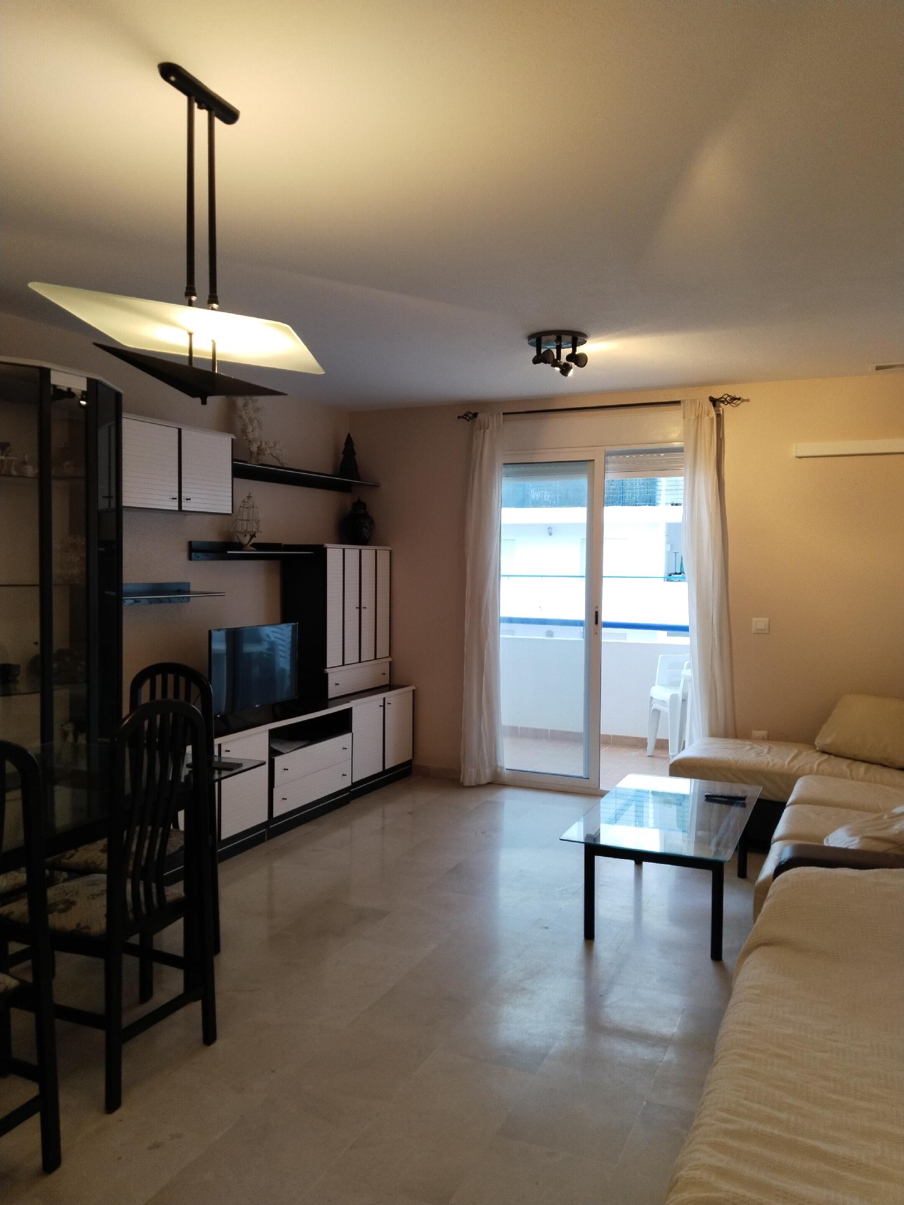 Imagen 3 Apartamento en venta en Garrucha / Cerca de los supermercados y de la playa.