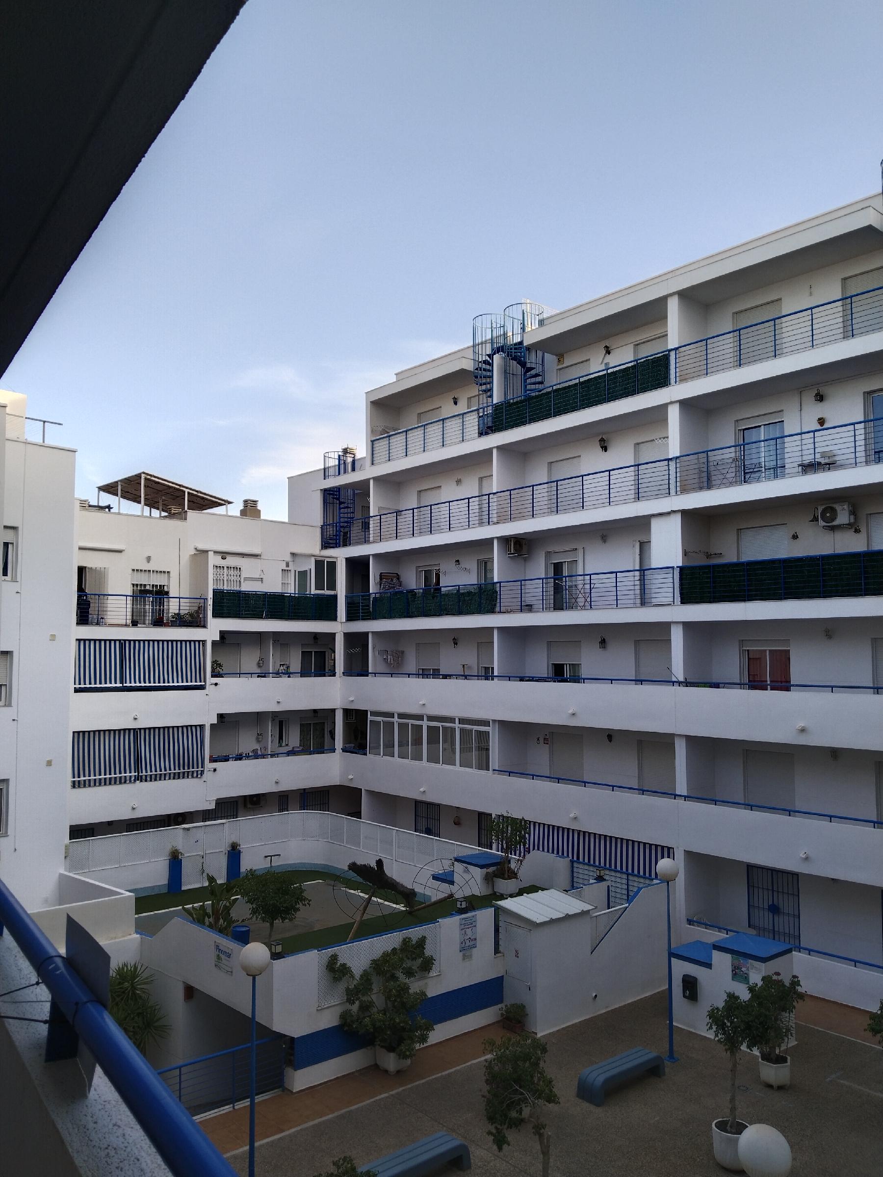 Imagen 26 Apartamento en venta en Garrucha / Cerca de los supermercados y de la playa.