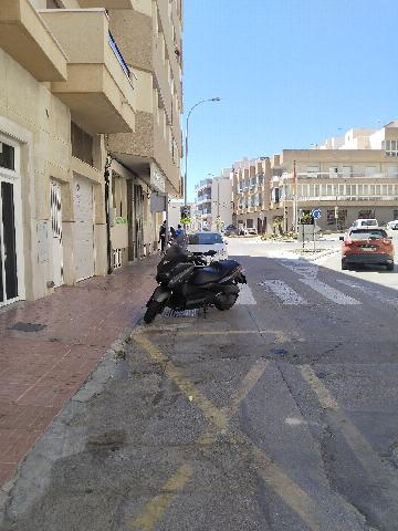 Imagen 16 Inmueble 302008 - Apartamento en venta en Garrucha / En el centro de la Calle Mayor, al lado de la playa.