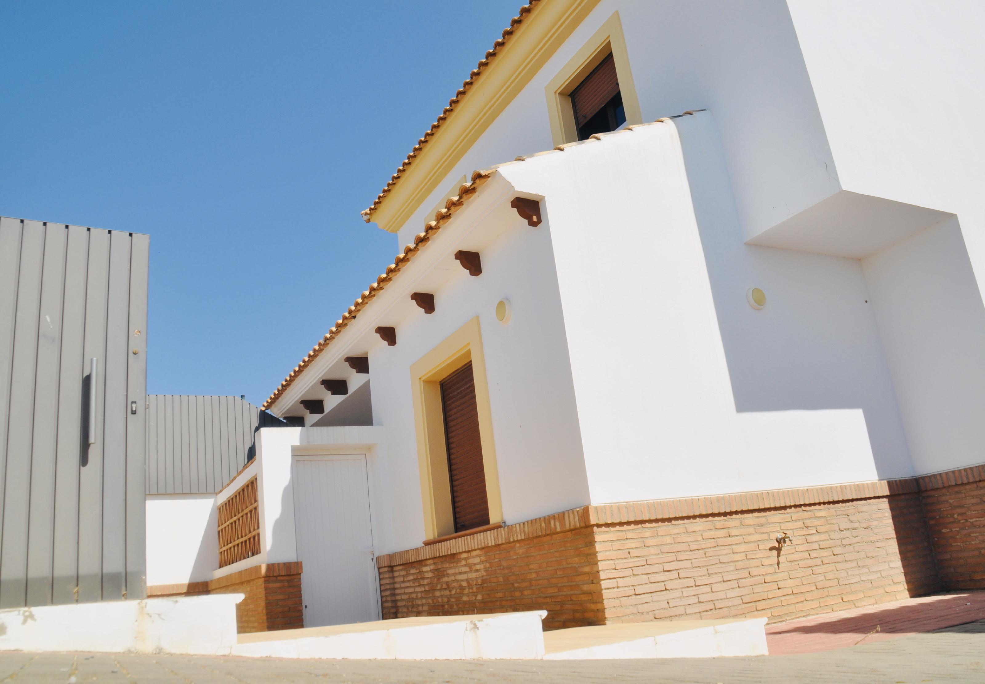 Imagen 5 Casa Adosada en venta en Ayamonte / Junto al Centro Comercial La Plaza.