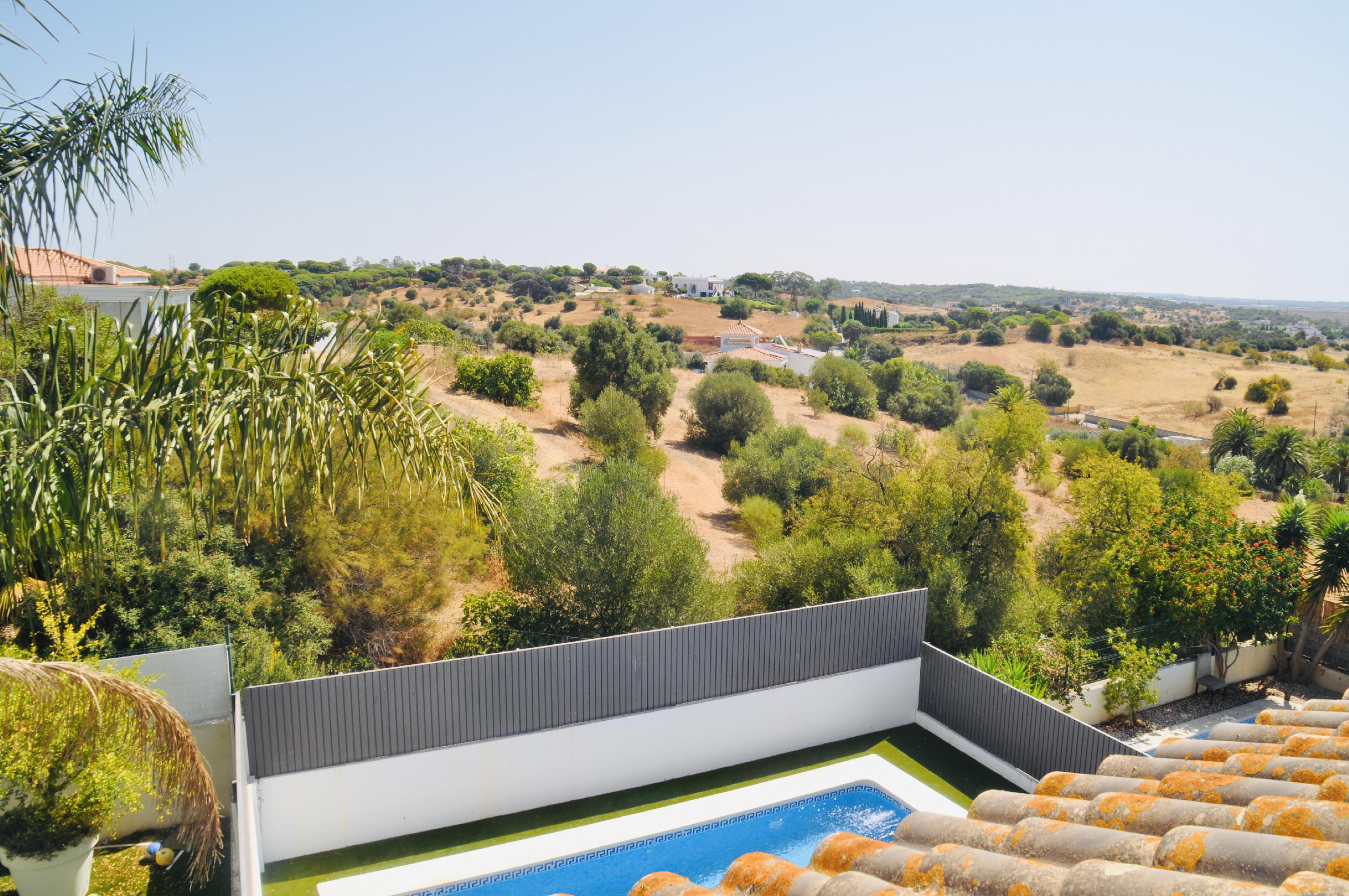 Imagen 15 Casa Adosada en venta en Ayamonte / Junto al Centro Comercial La Plaza.