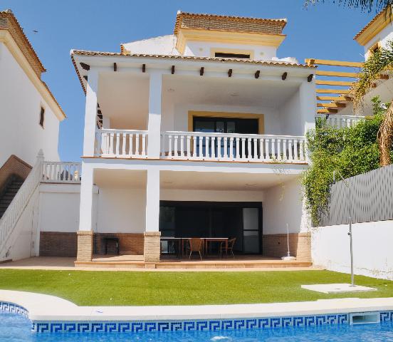 Imagen 19 Inmueble 295294 - Casa Adosada en venta en Ayamonte / Junto al Centro Comercial La Plaza.