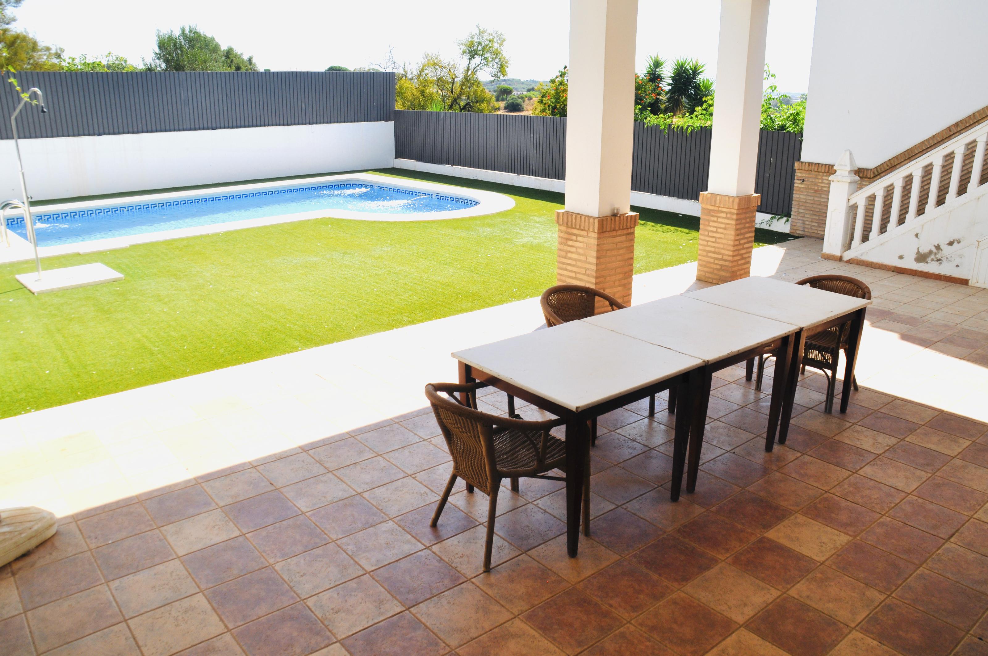 Imagen 21 Casa Adosada en venta en Ayamonte / Junto al Centro Comercial La Plaza.