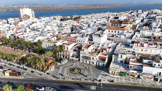 Imagen 1 Inmueble 296055 - Casa en venta en Ayamonte / En la entrada del Paseo de la Ribera de Ayamonte