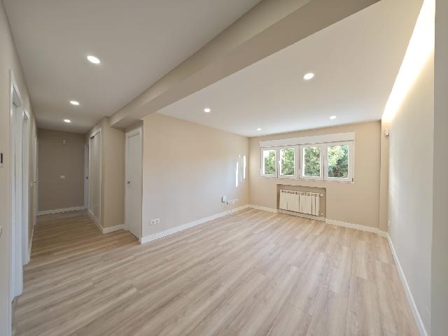 Imagen 1 Inmueble 298601 - Piso en venta en Madrid / Cercano a la calle Hermanos Garcias Noblejas