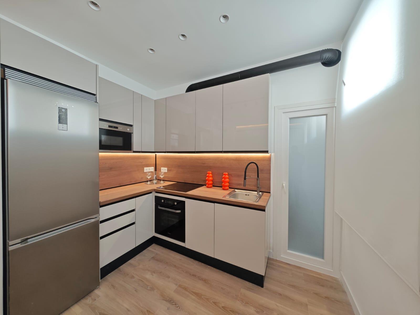 Imagen 2 Planta Baja en venta en Madrid / Calle Las Cañas a 3 minutos de la Calle Arturo Soria