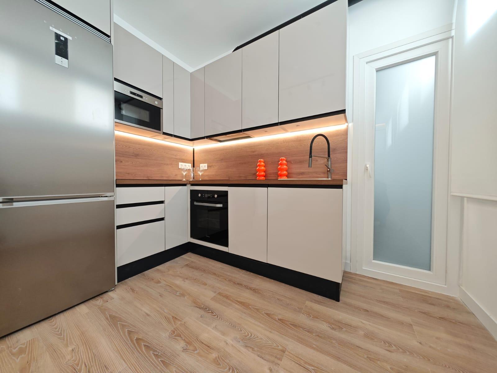 Imagen 4 Planta Baja en venta en Madrid / Calle Las Cañas a 3 minutos de la Calle Arturo Soria