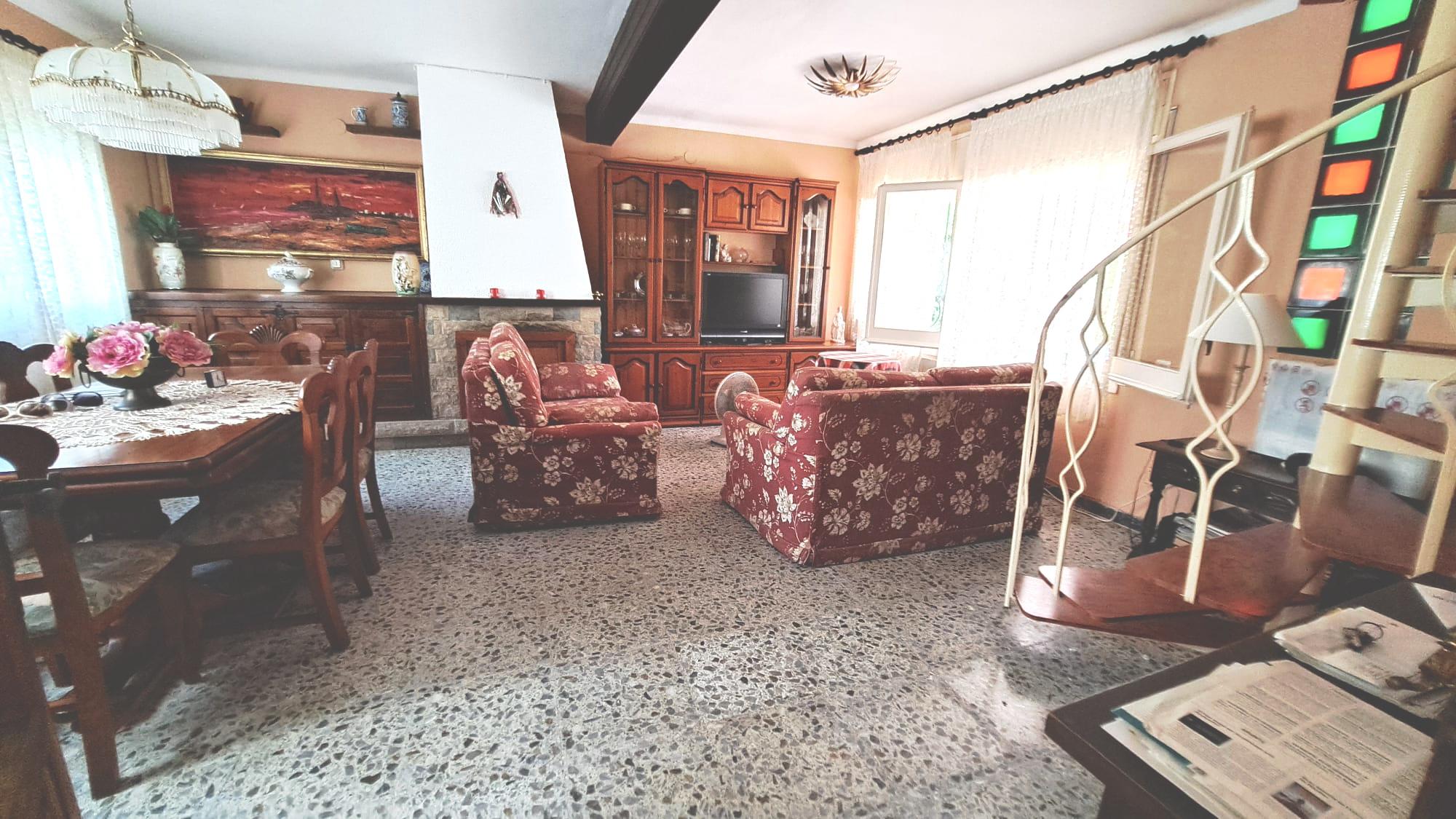 Imagen 28 Casa Aislada en venta en Pineda De Mar / Can Cornet, fácil acceso a tan solo 2 minutos de n-ii.