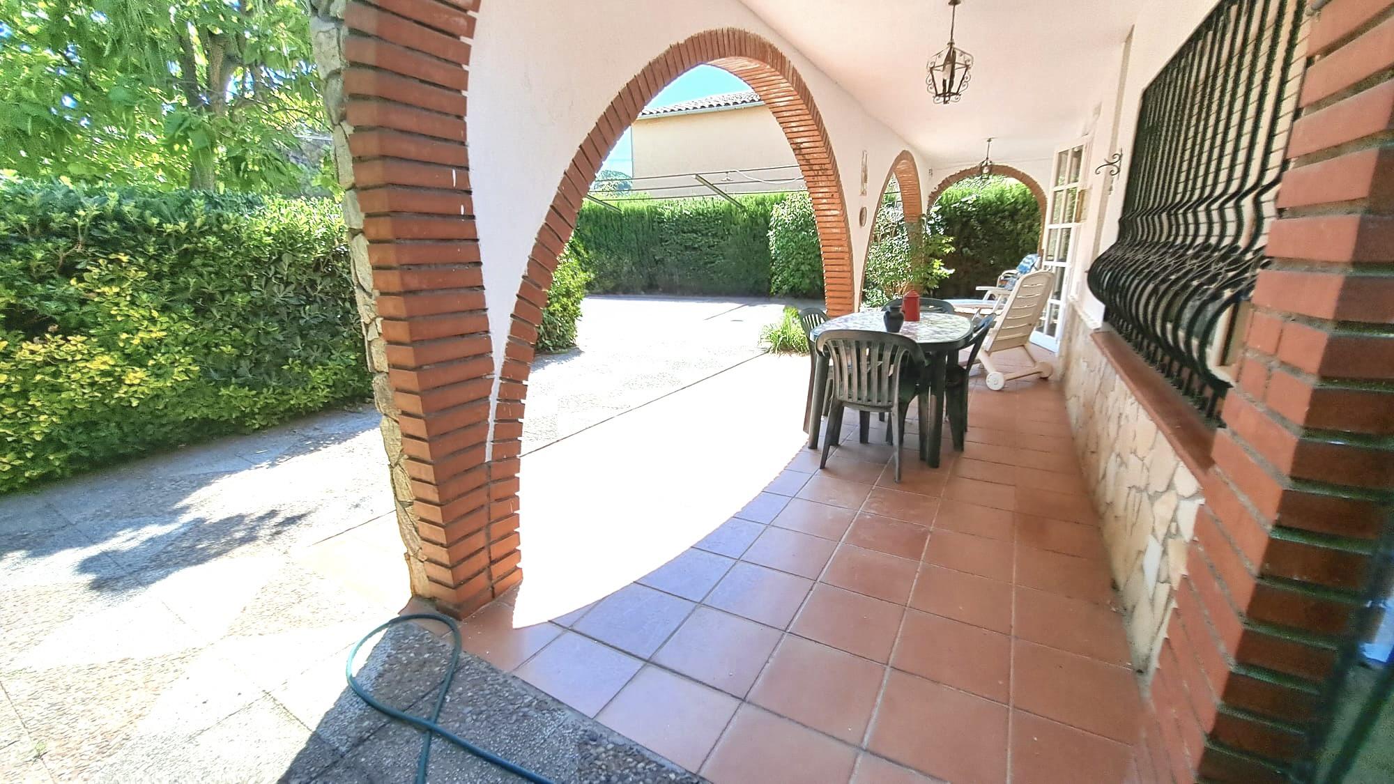 Imagen 11 Casa Aislada en venta en Pineda De Mar / Can Cornet, fácil acceso a tan solo 2 minutos de n-ii.