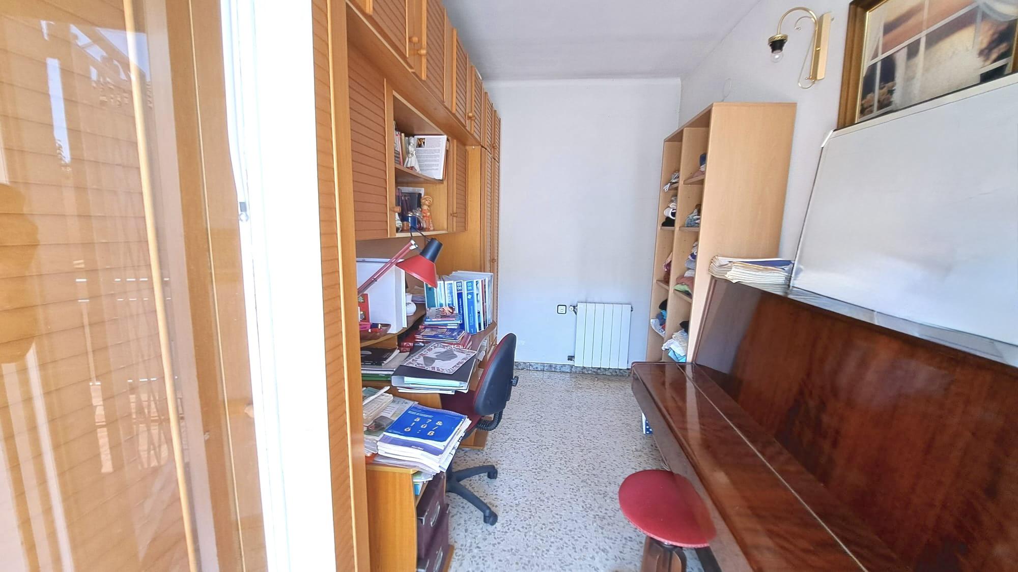 Imagen 16 Casa Aislada en venta en Pineda De Mar / Can Cornet, fácil acceso a tan solo 2 minutos de n-ii.