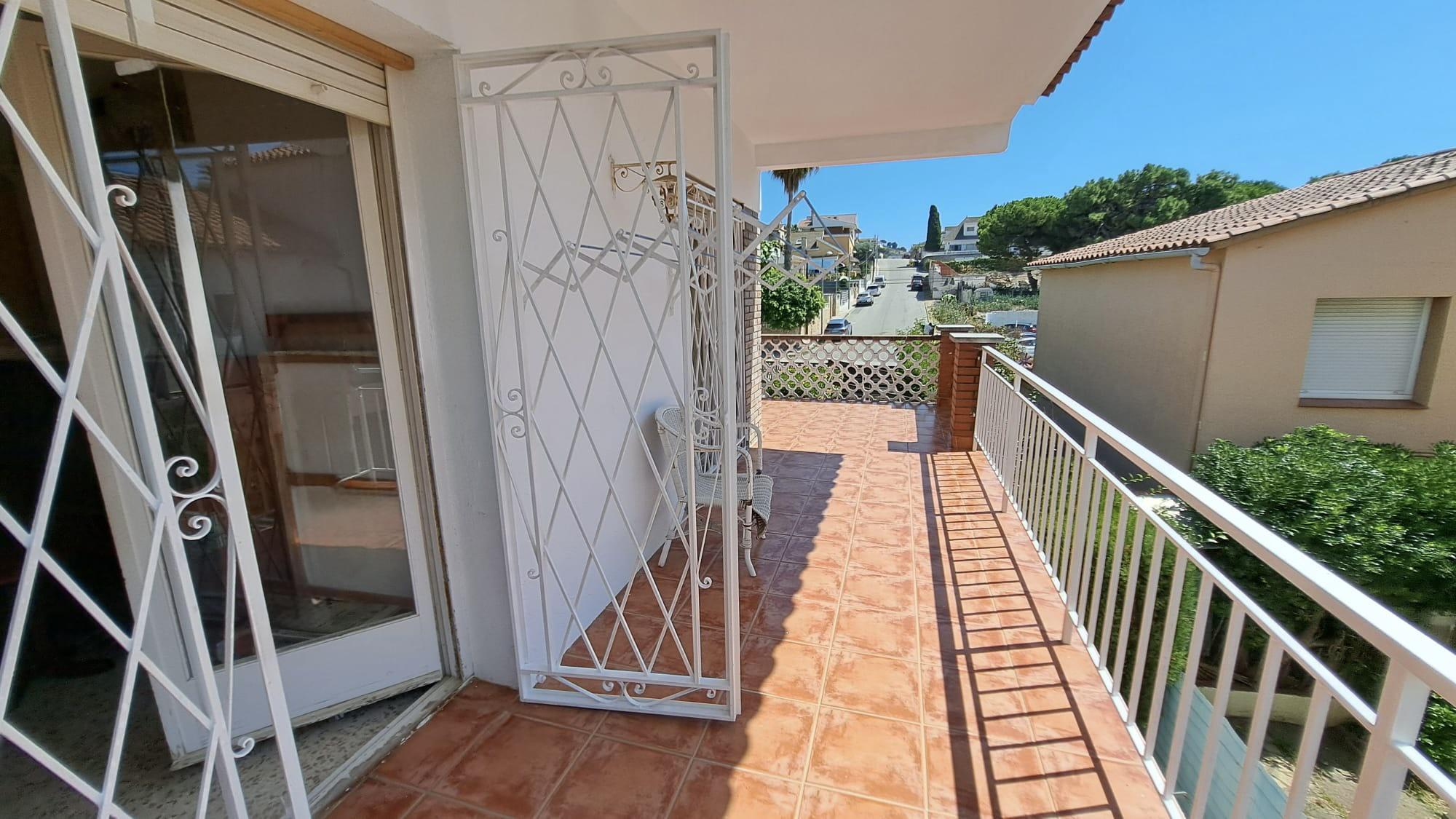 Imagen 20 Casa Aislada en venta en Pineda De Mar / Can Cornet, fácil acceso a tan solo 2 minutos de n-ii.